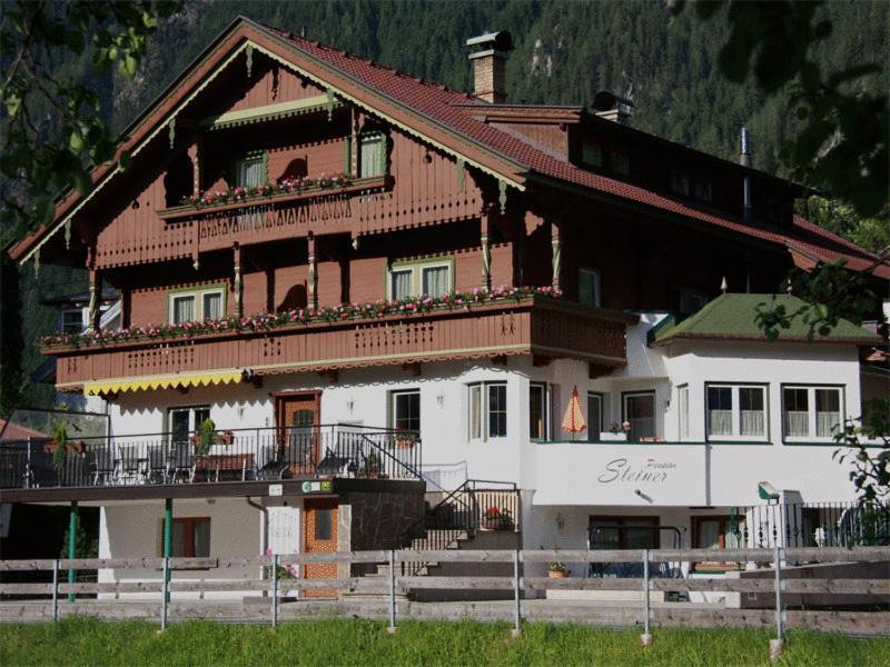 Pension Steiner Mayrhofen Bagian luar foto